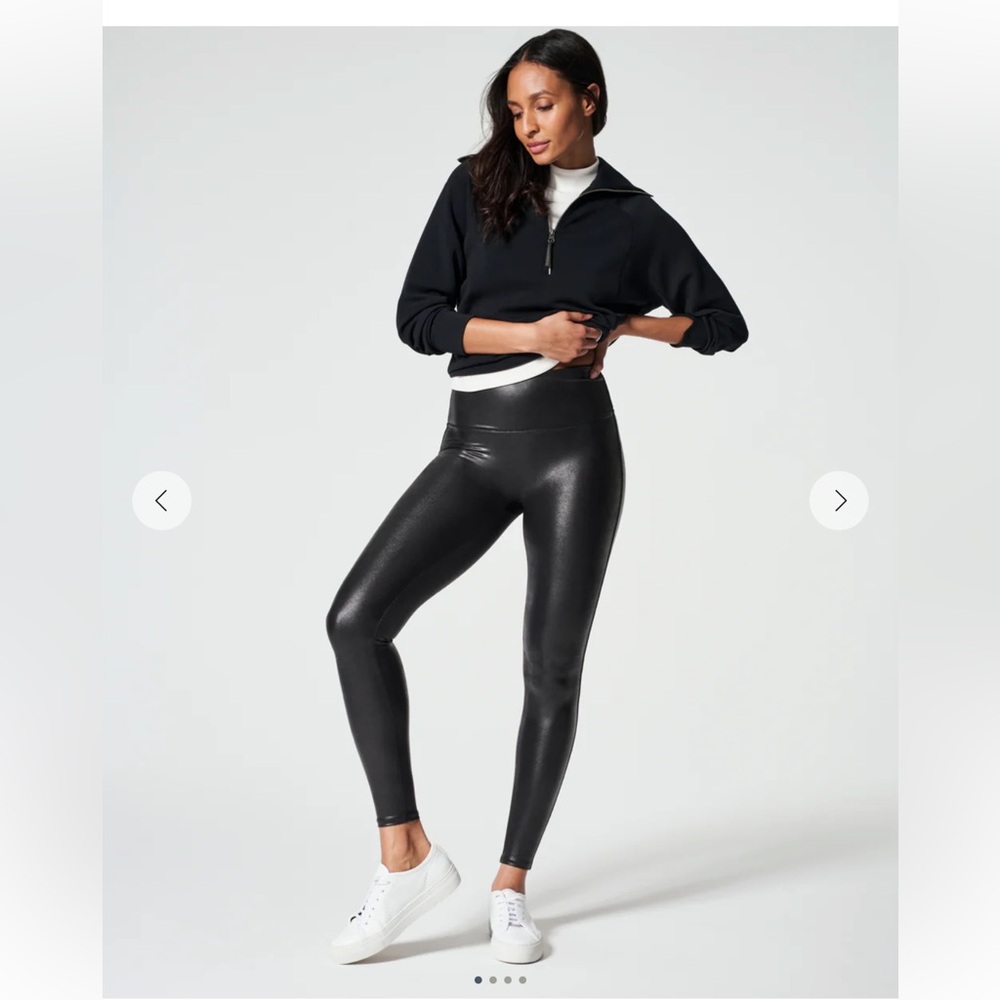 SPANXshape™ Faux Leather
Leggings